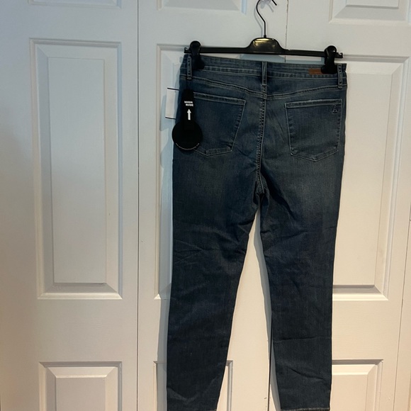 NWT Articles Of Society Distress High-rise Skinny Jean - Picture 4 of 5